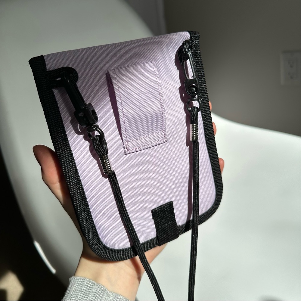 Lilac buckle Crossbody Bag - Picture 3 of 8